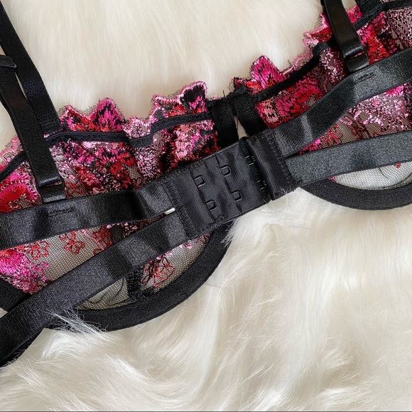 🌺 NWOT Size M Floral Embroidered Mesh Lingerie Set Underwire Bra + Thong - Picture 5 of 8